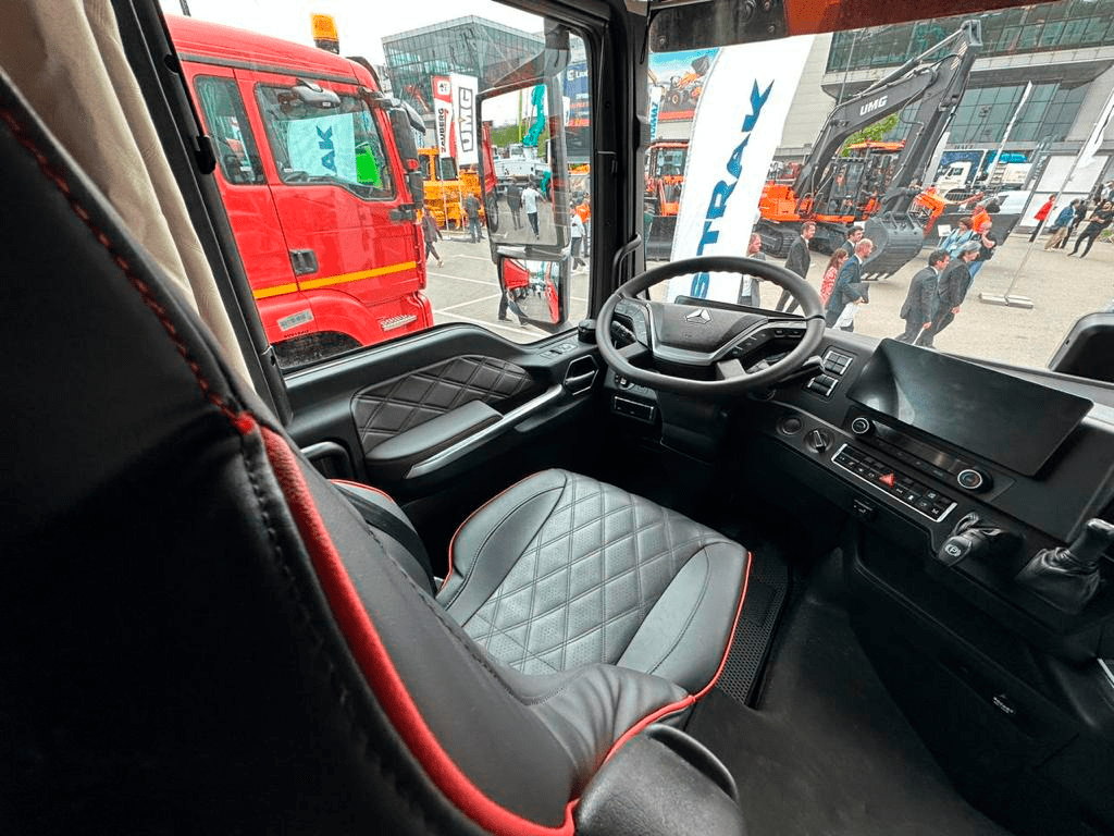 SITRAK C7H 4х2 (ВНУТРИ C-MAX)